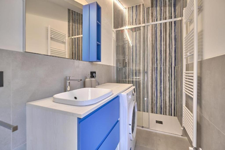 Bathroom 4, Hotel Cortina, Verona
