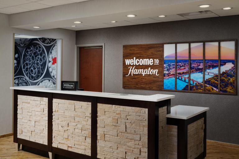 Public Area 2, Hampton Inn Waynesboro, Burke