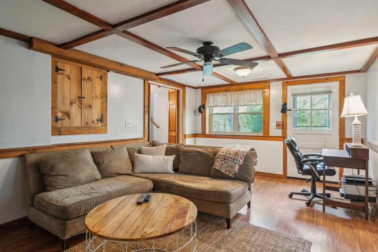 Living area 4, Coastal Comfort With Stunning Harbor Views 3 Bedroom Home, Plymouth
