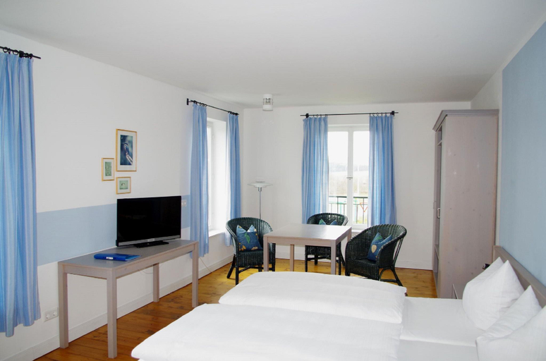 Bedroom 3, Frankische Landherberge, Hotel Garni, Coburg