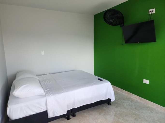 Room 4, Hotel OK el eden, Tocaima