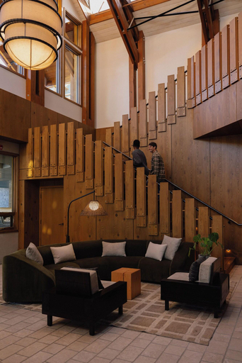 Public Area 4, Otter Hotel, Division No. 15