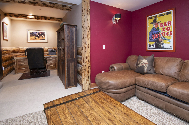 Interior 2, Meadows S2 3 Bedroom Townhouse, Eagle