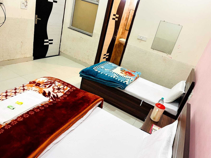 Room 3, Shri Kamal Dham Hotel Vrindavan, Mathura