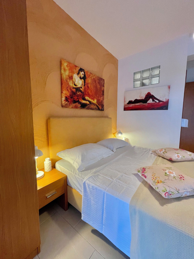 Bedroom 4, Koumaros ApartHotel, Central Macedonia