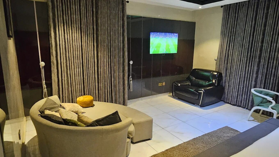 Interior 5, Vera Rail View Hotel, Bwari