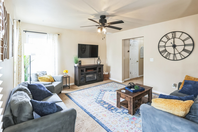 Living area 3, Cozy Corner Oasis With Hot Tub 4 Bedroom Home, Twin Falls