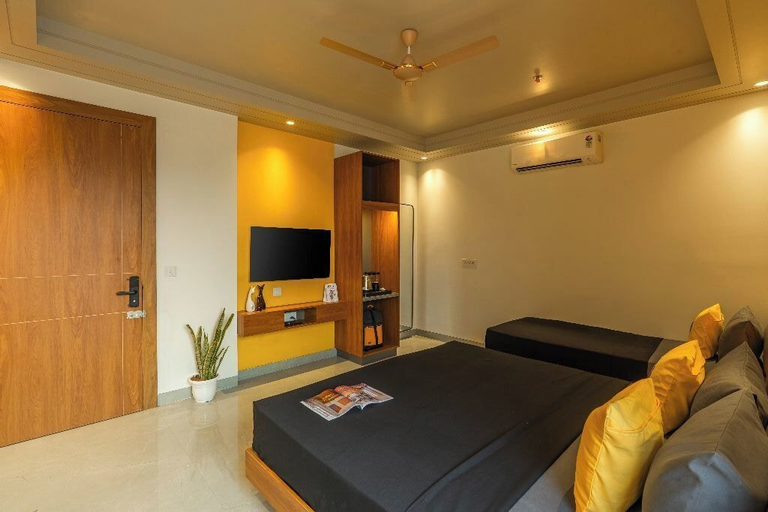 Room 3, The Hosteller Delhi, International Airport, Delhi