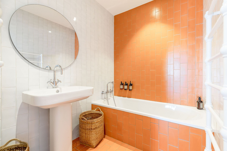 Bathroom 2, MAISON DOMINOS Villa St Remy Centre Piscine et Hammam, Bouches-du-Rhône