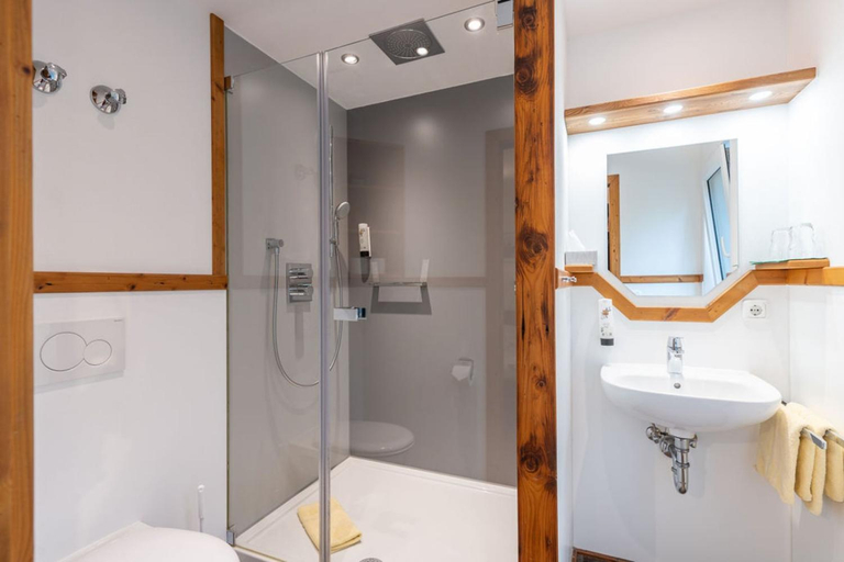 Bathroom 4, Hotel Restaurant Fruhlingsgarten, Ostallgäu