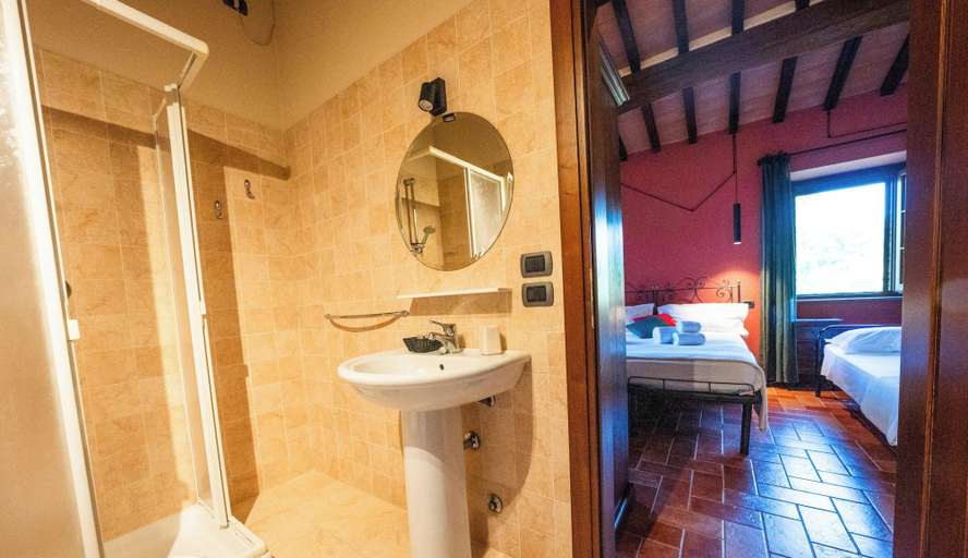 Bathroom 3, agriturismo Castel d'Alfiolo-Barcomonte, Perugia