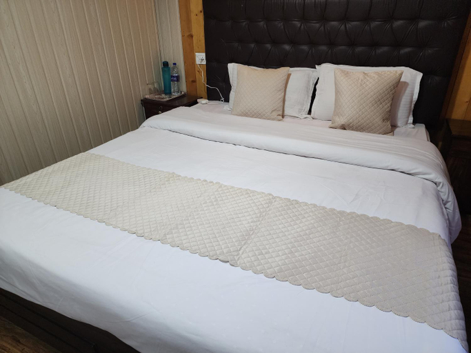 Bedroom 2, VERONICA ALPINA HOME STAY, DARJEELING INDIA, Darjiling
