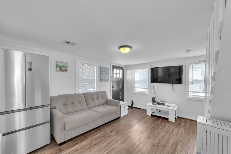Living area 3, Charming 2-br Home, 4 Blocks To The Boardwalk 2 Bedroom Home, Ocean