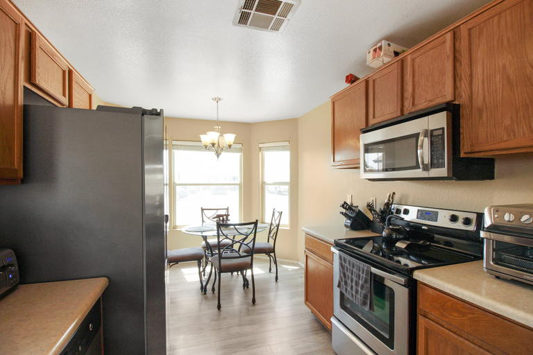Private kitchen 2, 3 Bedrooms Near State Farm Stadium Pets, Maricopa