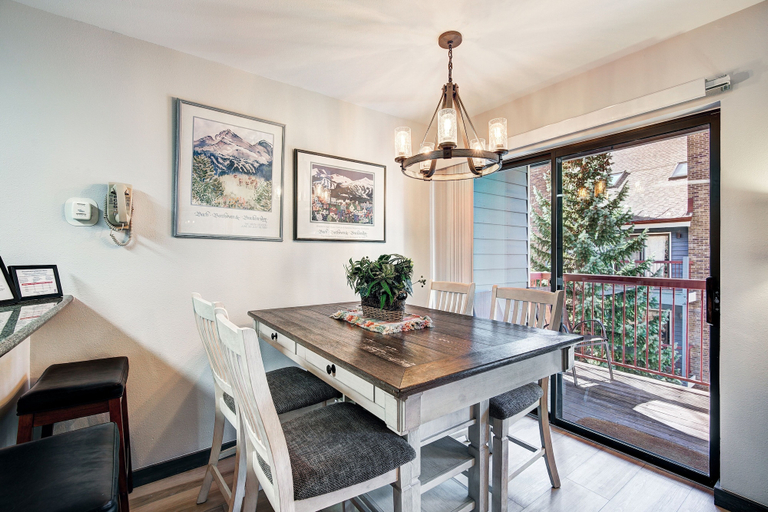 Dining, Steps to Mountain & Main St- 1 Bedroom 1 Condo, Summit