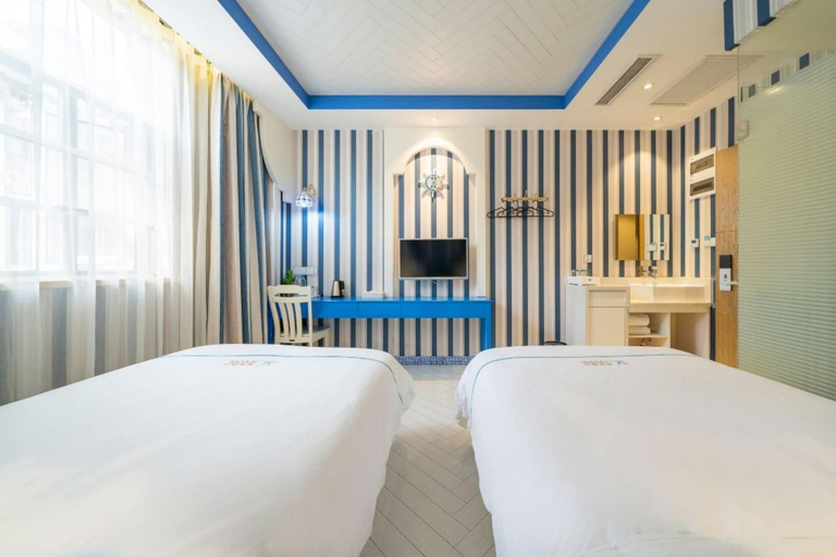 Room 3, JinglaiHotelShanghai People's Square, Shanghai