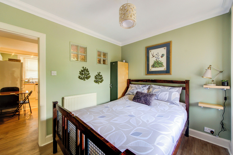 Room 5, Snug 1 Bed Apartment, Edinburgh