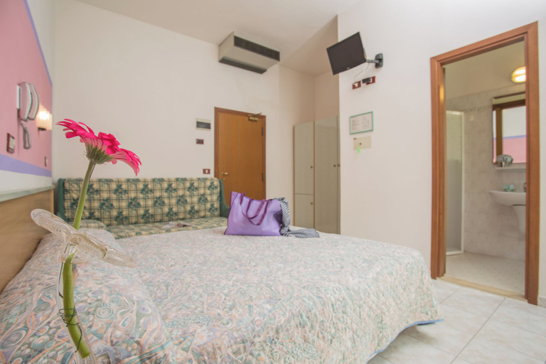 Room 2, Hotel Dover Rooms & Coffee - Adults Friendly, Ravenna