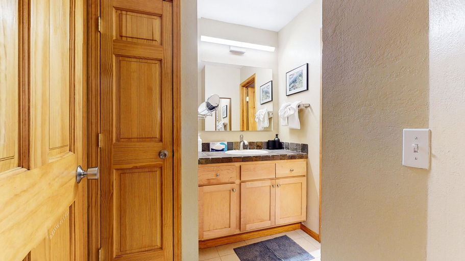 Bathroom 4, Summit #55 1 Bedroom Condo, Mono