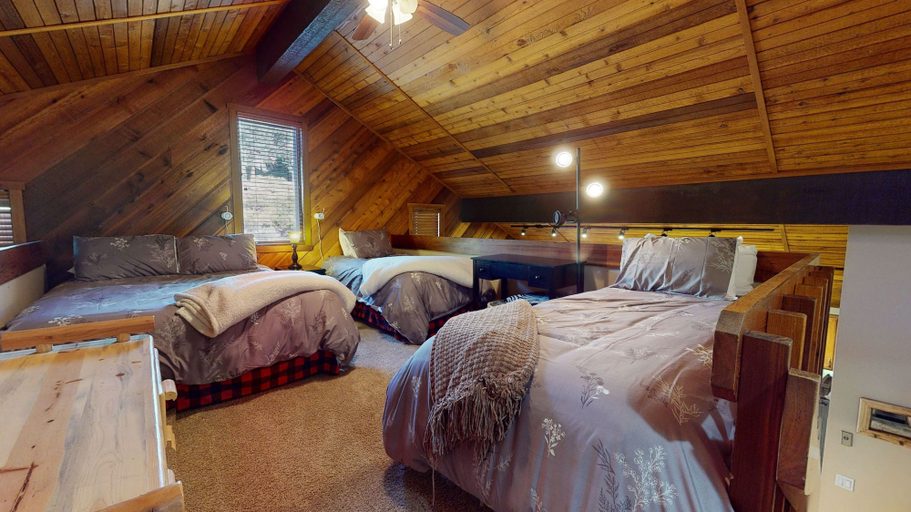 Room 4, Snowcreek I #47 4 Bedroom Condo, Mono