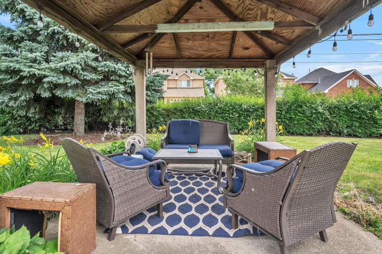 Property grounds 4, Serene & Charming 5br Des Plaines Getaway 5 Bedroom Home by RedAwning, Cook