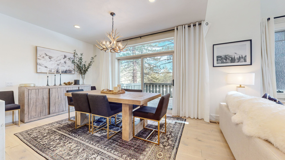 Dining 4, Timbers #12 4 Bedroom Townhouse, Mono