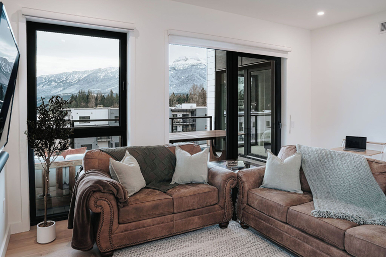 Living area 4, Cloudscape PenthouseRevelstoke Vacations, Columbia-Shuswap