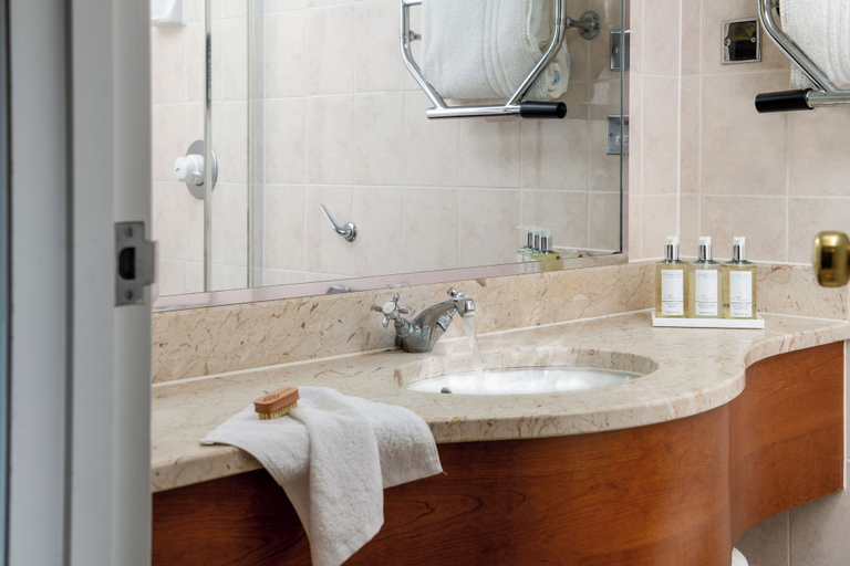 Bathroom 5, Solent Hotel and Spa, Hampshire