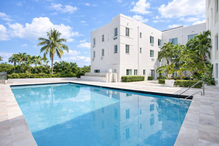 Pool, Miami Beach Charm Inviting 1br Space, Miami-Dade