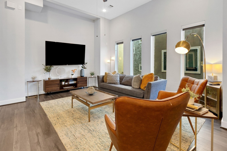 Living area 5, 3BR Rooftop Retreat near Houston Stadiums, Houston