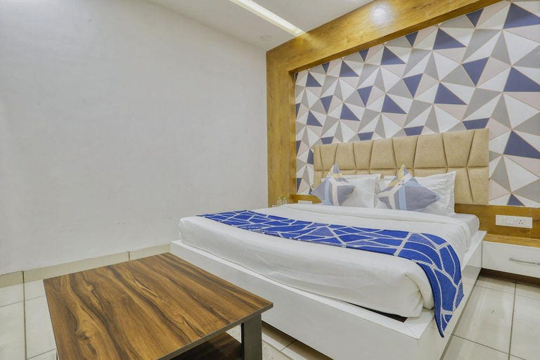 Bedroom 3, Hotel B Fine, Indore