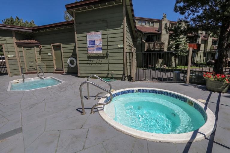Pool 3, Mammoth Sierra Townhomes #25 3 Bedroom Condo, Mono