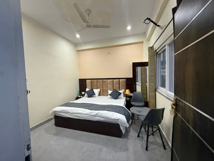 Room 4, Verdant Haven Hotel, Garhwal