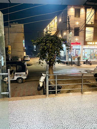 Property grounds, Shri Kamal Dham Hotel Vrindavan, Mathura