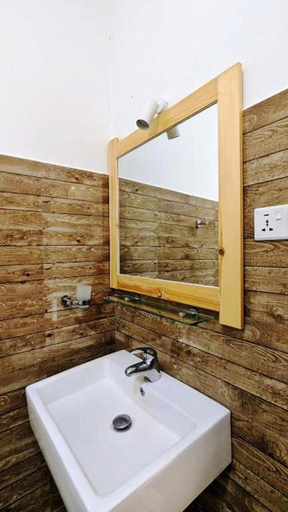 Bathroom 2, Kandy Hotel Riverline Resort, K.F.G. & G. Korale