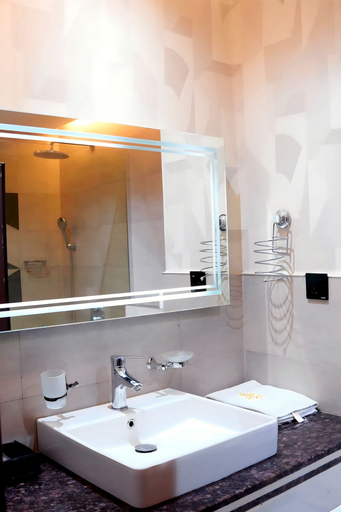 Bathroom 3, 2020 HOTELS & APARTMENTS  Wuye, AbujaMun