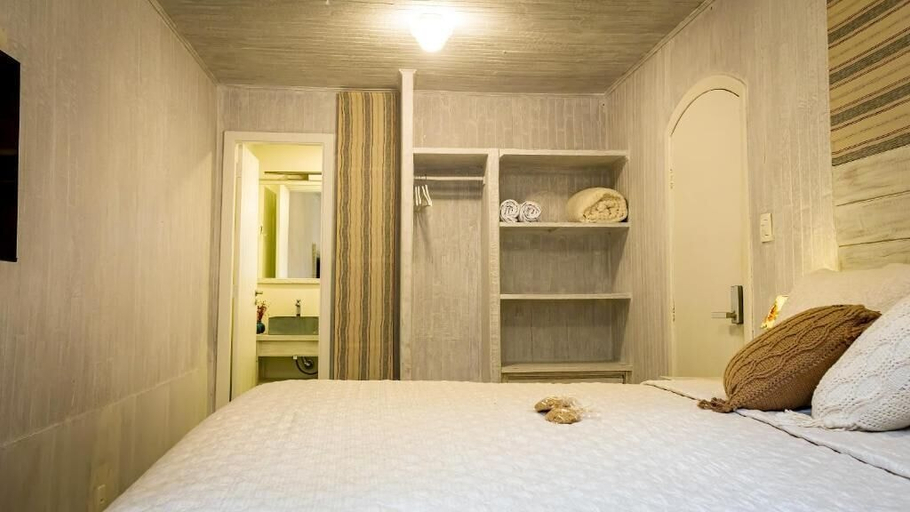 Room 5, Hospedaria215, São Sebastião