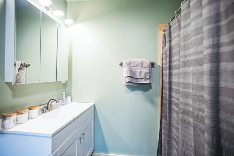 Bathroom 5, Hillside Hideaway 2 Bedroom Cabin, Carter