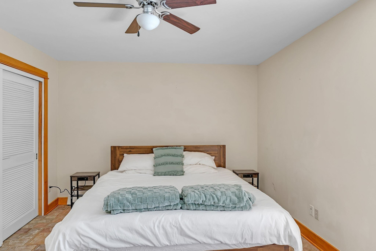 Room 3, Charming Country 4br Retreat With Riverfront Views 4 Bedroom Cabin, Rio Arriba