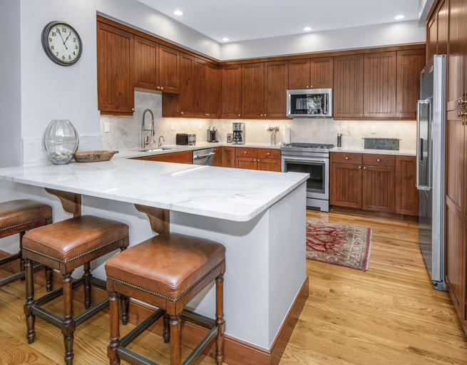 Private kitchen 2, Bearpaw D1 4 Bedroom Condo by RedAwning, Eagle