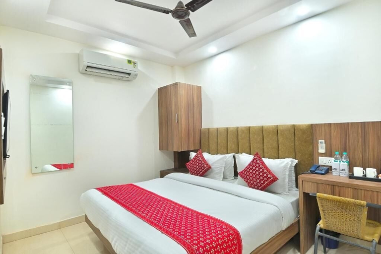Room 4, GoBravo Nova Paharganj New Delhi, Delhi