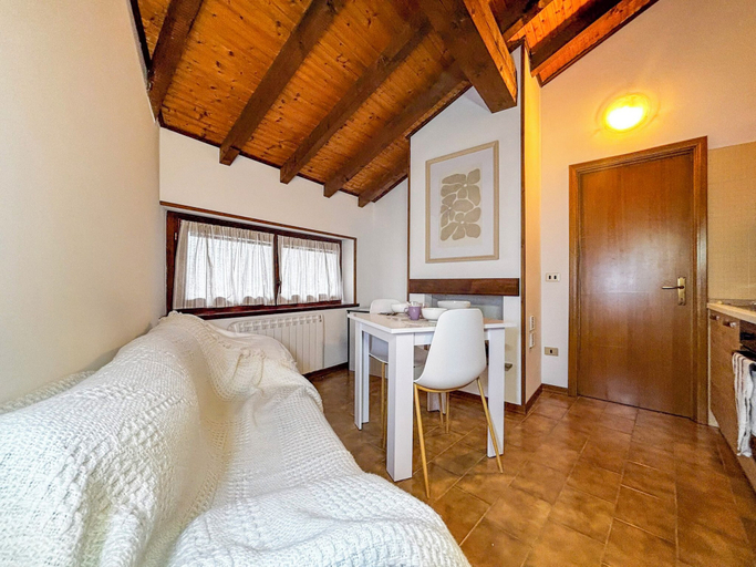 Room 2, La Maison Pilly, Sondrio