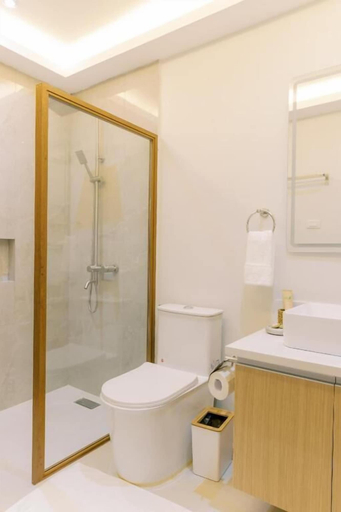 Bathroom 4, Palms La Union Suites, San Juan