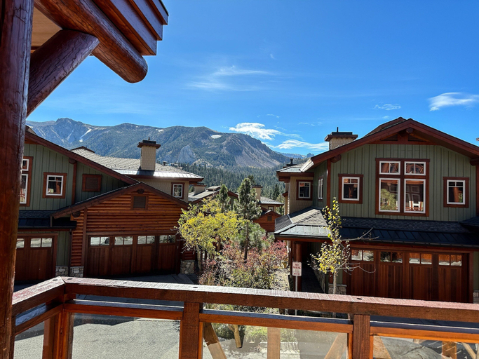 Property grounds 2, Juniper Crest #2 3 Bedroom Townhouse by RedAwning, Mono