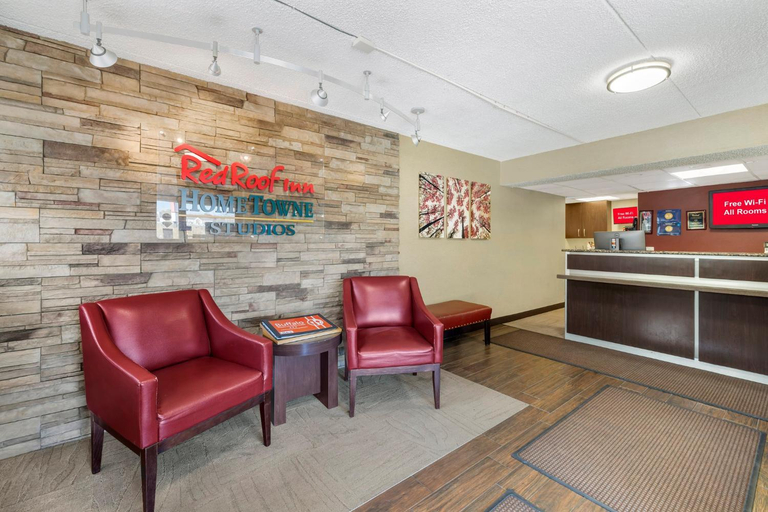 Public Area 2, HomeTowne Studios by Red Roof Buffalo - Niagara Airport, Erie