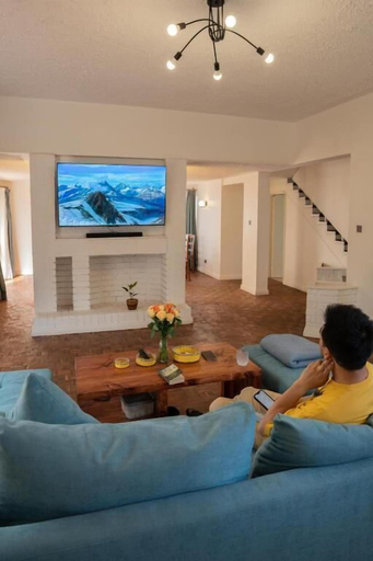 Living area 2, United House, Westlands