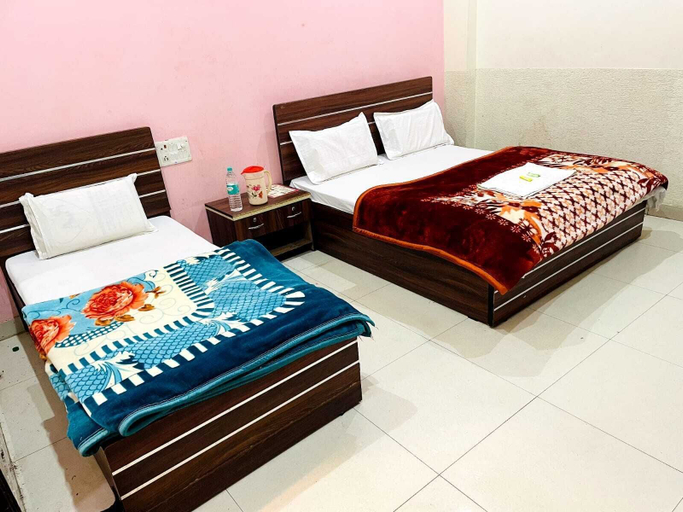 Room 2, Shri Kamal Dham Hotel Vrindavan, Mathura