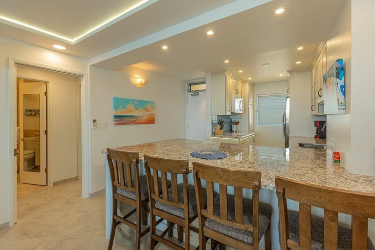 Private kitchen 3, Royal Mauian 411 2 Bedroom Condo
