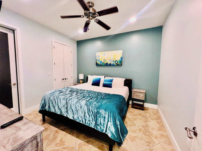 Room 4, Diamond Beach Resort-escape #516, Galveston