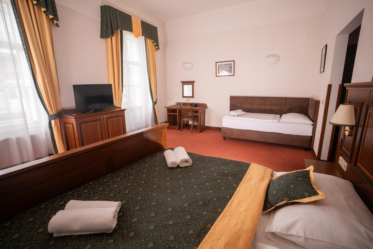 Bedroom 3, U Medvidku-Brewery Hotel, Praha 1